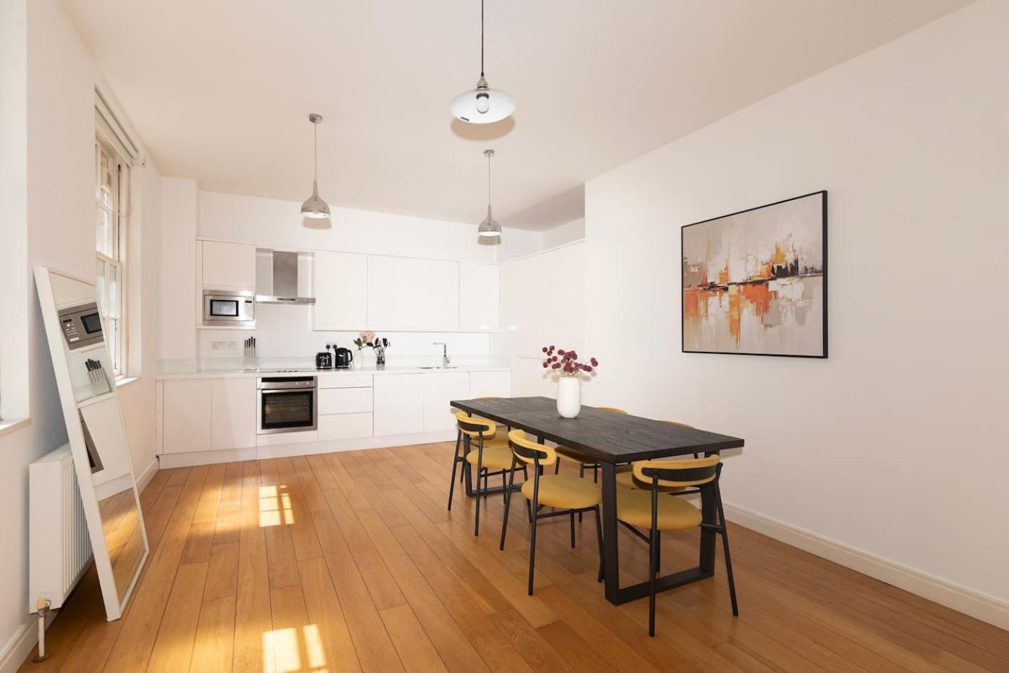 Apartment 2 Bedroom Regents Park Retreat London