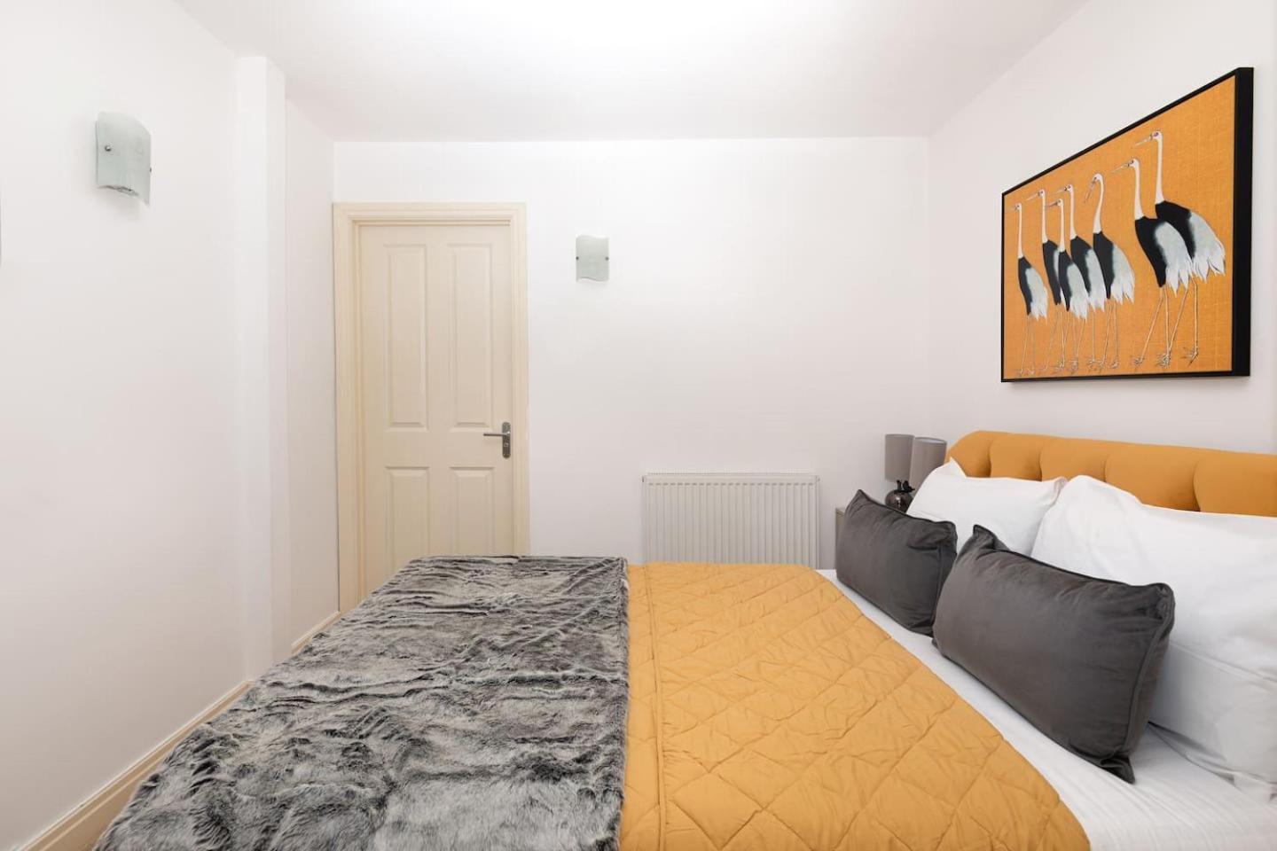 2 Bedroom Regents Park Retreat Apartment