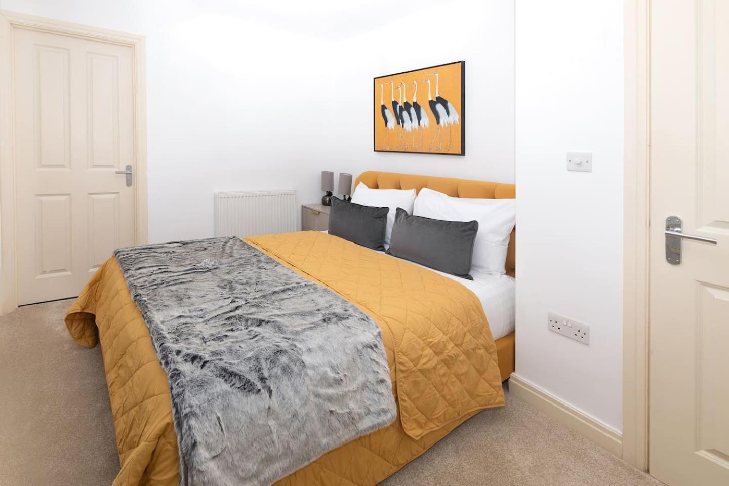 Apartment 2 Bedroom Regents Park Retreat London