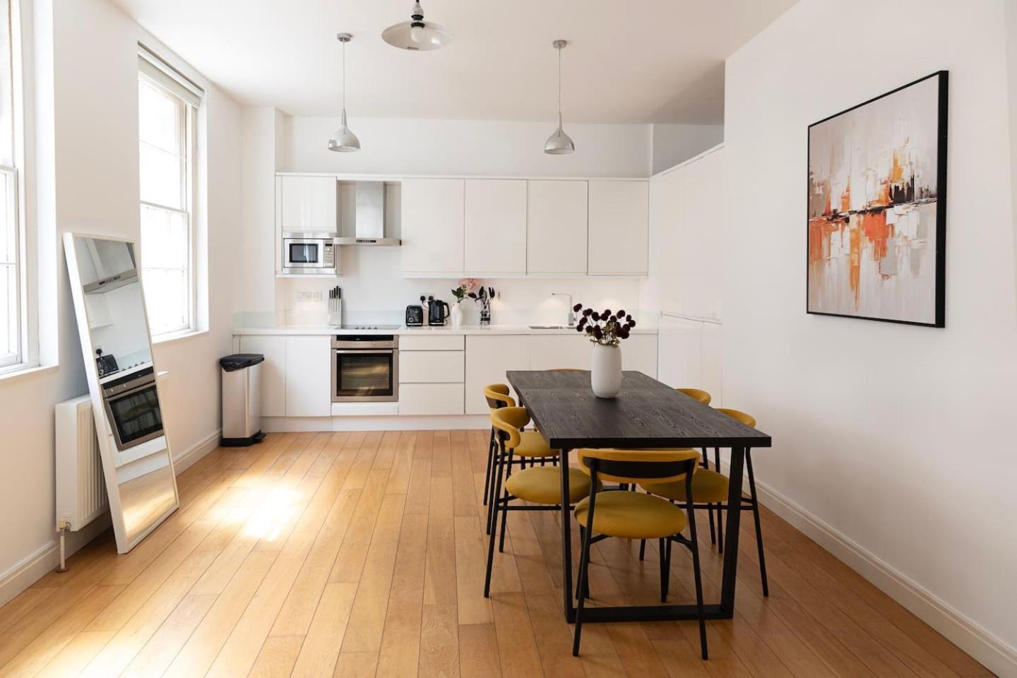 2 Bedroom Regents Park Retreat Apartment *