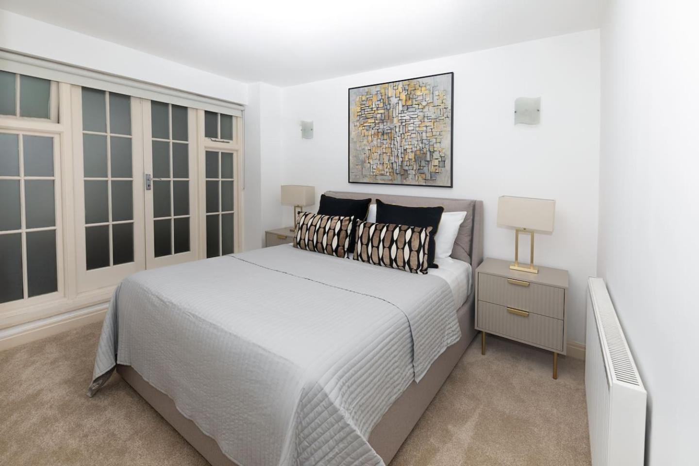 2 Bedroom Regents Park Retreat Apartment