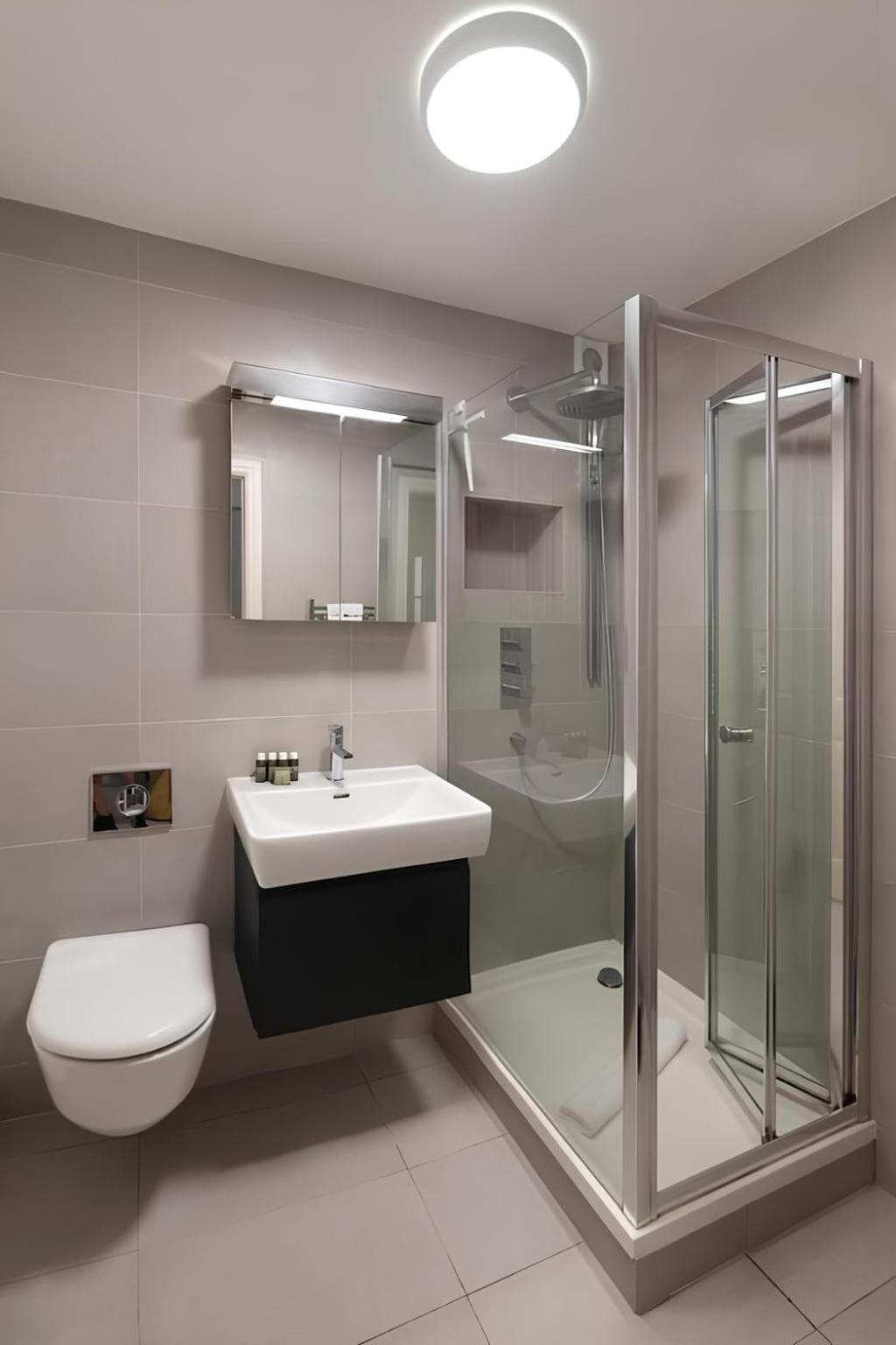 2 Bedroom Regents Park Retreat *